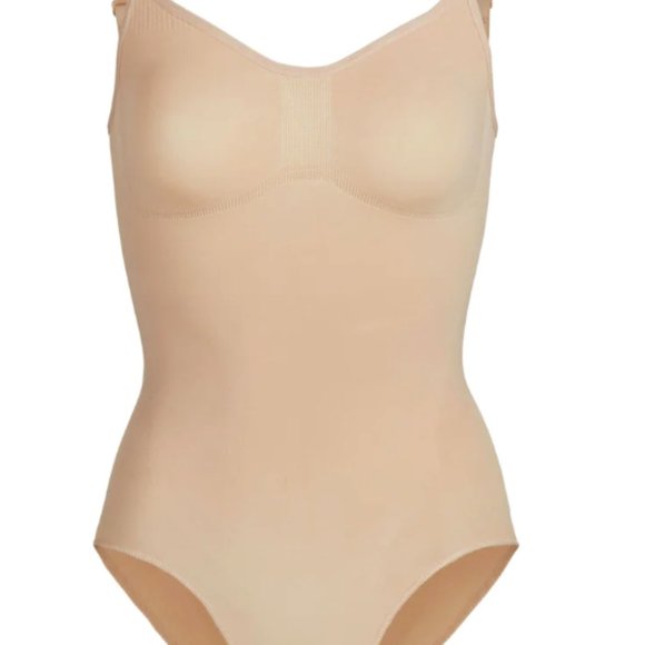 NEW SKIMS Sculpting Bodysuit w/ Snaps - Picture 2 of 5